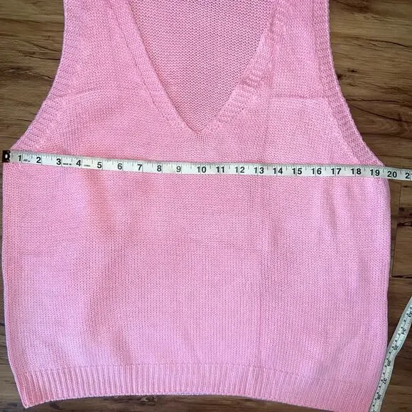 Pullover Pink Knit Sleeveless Warm  Knit Sweater Vest V-Neck Size Medium - Picture 4 of 5